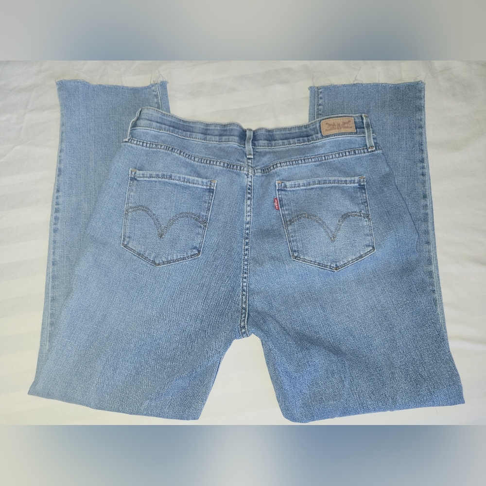 Levi's 525 Perfect Waist Straight Leg Cropped Bottom Jeans, Size 14